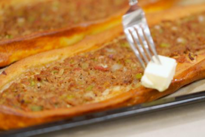 Lezzeti Evde Başka: Kıymalı Pide Tarifi