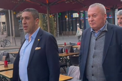 Cemal Enginyurt, Almanya'daki mitingde kırmızı bülten ile aranan Muhammet Yakut ile görüntülendi