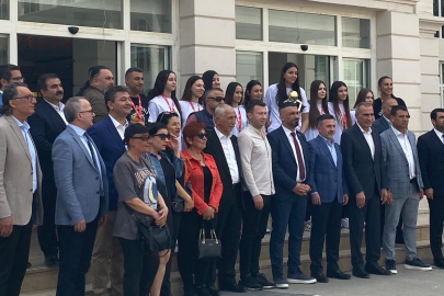 Adana Doğa Koleji Lise Kız Basketbol Takımı Türkiye 3.’sü oldu, kutlamalar coşkuya dönüştü