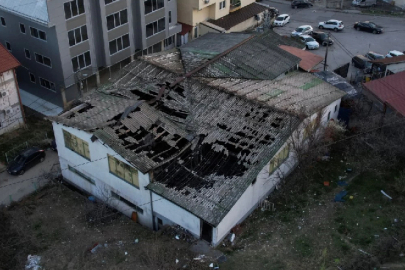 Kuzey Makedonya’da 59 kişinin öldüğü gece kulübünün sahibine ait kafeye saldırı