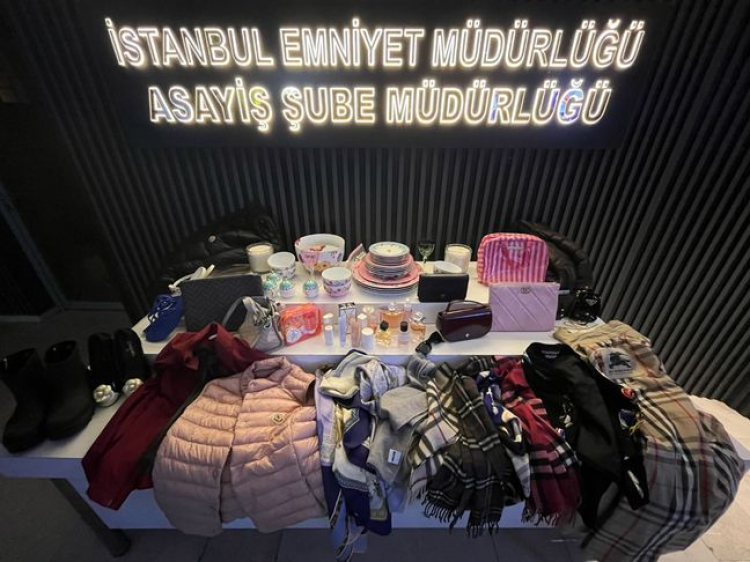 Osmanlı hanedanının torununa büyük şok Milyonluk mücevherleri hizmetçi çalmış 4