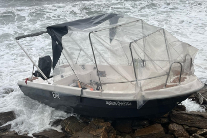 Balıkesir'den sürüklenen tekne Çanakkale'de bulundu