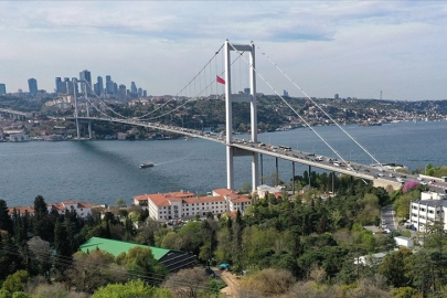 İstanbul Boğazı'nda gemi trafiği geçici olarak askıya alındı