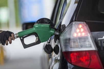 Petrol fiyatları dibe vurdu, akaryakıt fiyatlarına dev indirim geliyor!