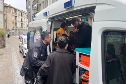 Sinir krizi geçiren kadın camı yumruklayınca yaralandı