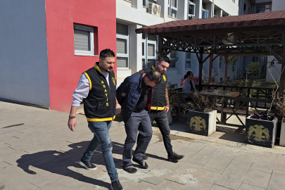 Adana’da kurs merkezine giren cerrahi maskeli hırsız tutuklandı