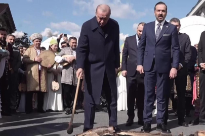 Cumhurbaşkanı Erdoğan Nevruz ateşinin üstünden atladı