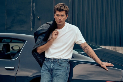 Kıvanç Tatlıtuğ'un Londra macerası: Mavi gömlekli fotoğrafı sosyal medyayı salladı