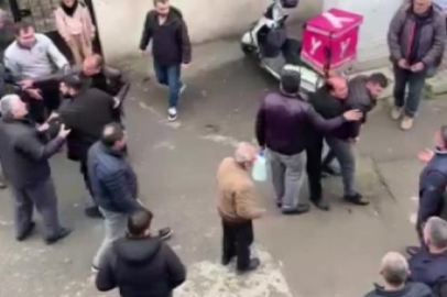 Pendik'te camiden çıkan cemaat ile motokurye arasında kavga çıktı