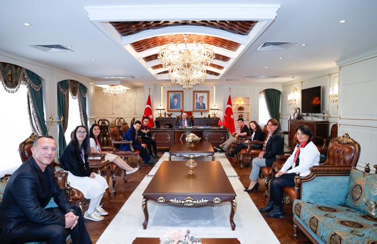 Vali Yavuz Selim Köşger, Down Sendromlu Milli sporcuları ağırladı 2