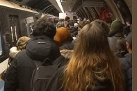 İstanbul Metroda terör örgütü elebaşı lehine slogan atıldı, yolcular çaresizce izledi