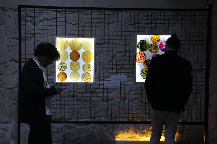 Adana’da çaydan elde edilen “Vegan Deri” ile hazırlanan sergi açıldı 2