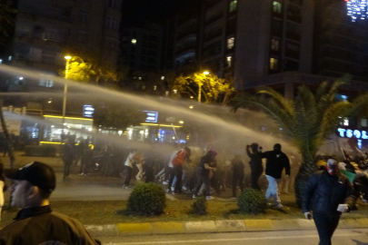 Adana’da izinsiz gösteri yapan gruba polis müdahalesi