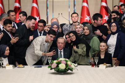 Cumhurbaşkanı Erdoğan: "Türkiye'nin geleceğini gençler şekillendirecek"