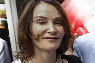 Aslı Baykal’dan Özgür Özel’e sert eleştiri: "Türkiye'yi şikayet etmekle ne kazanıyorsunuz?"