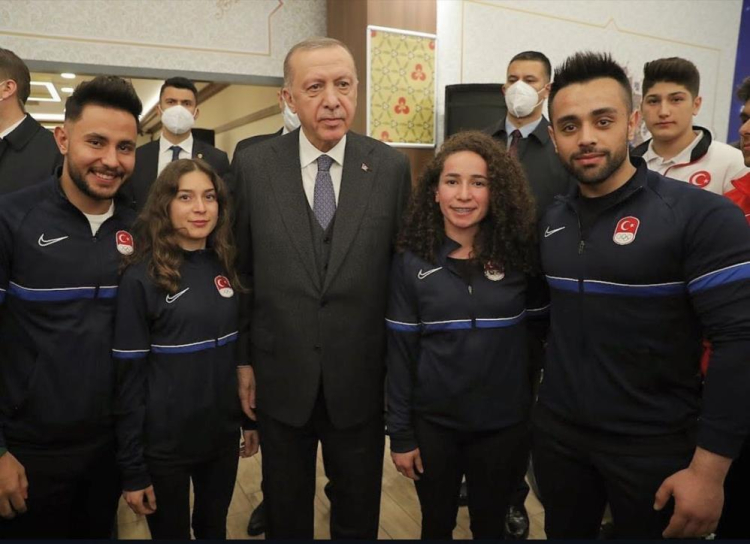 Berkin Usta kimdir, kaç yaşında Uludağ otel yangınında hayatını kaybeden Dünya Alp Disiplini Şampiyonu milli kayakçı 3