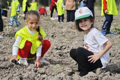 Tarsus’ta Orman Haftası coşkusuyla fidan dikimi yapıldı