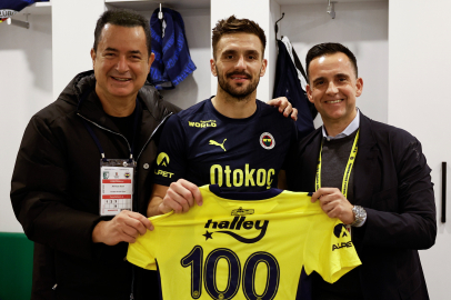 Fenerbahçe, Bodrum FK’yı ilk yarıda 4-2 yenerek puanını 65’e yükseltti