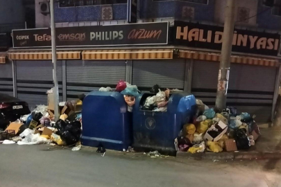 Buca’da çöp krizi: Bayram Arefesinde sokaklar çöp doldu!
