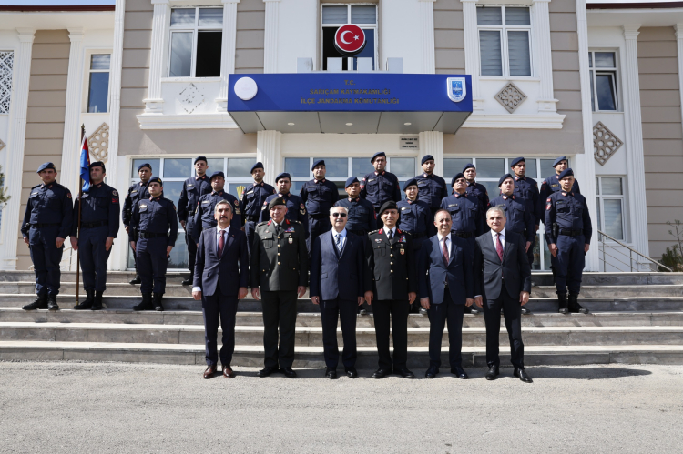 Adana Valisi Vali Köşger’den güvenlik güçlerine bayram ziyareti 2