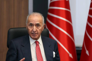 Eski CHP Genel Başkanı Hikmet Çetin beyin pıhtısı nedeniyle hastaneye kaldırıldı