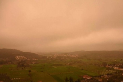 İzmir alarm veriyor! Sağanak, dolu ve toz taşınımı şehri esir aldı