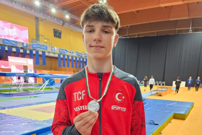 Bolulu milli sporcu Sinan Cankurt İtalya AERE Cup’ta gümüş madalya kazandı