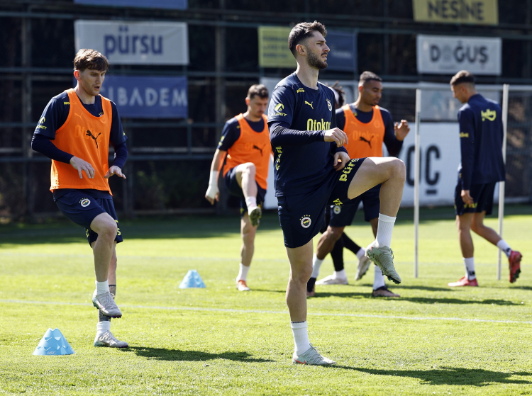 Fenerbahçe, Trabzonspor maçının hazırlıklarını sürdürdü 3