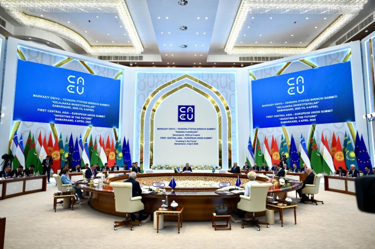 Semerkant’ta tarihi zirve Orta Asya ve AB liderleri ilk kez aynı masada 2