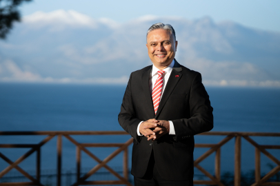 Ümit Uysal, CHP Genel Başkanlığına adaylığını açıkladı