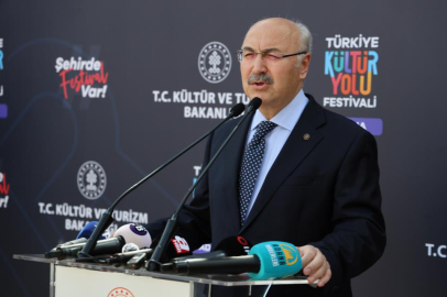 13. Portakal Çiçeği Karnavalı’nın açılışı Adana Müze Kompleksi’nde gerçekleştirildi