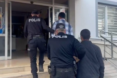 Adana’da trafikte cam silerek sürücüleri rahatsız eden şahıslar yakalandı