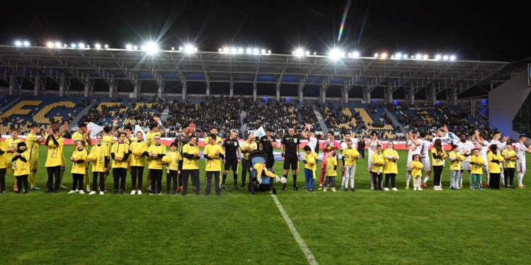Mehmet Topal'ın takımı kazandı, Romanya'da özel çocuklarla tarihi bir ana imza attı 4