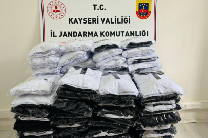 Sahte tişört operasyonu, yüzlerce ele geçirildi