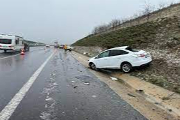 Adıyaman’da otomobilin şarampole yuvarlanma anı kameraya yansıdı
