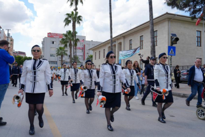 Mersin Tarsus'ta coşkulu kortej