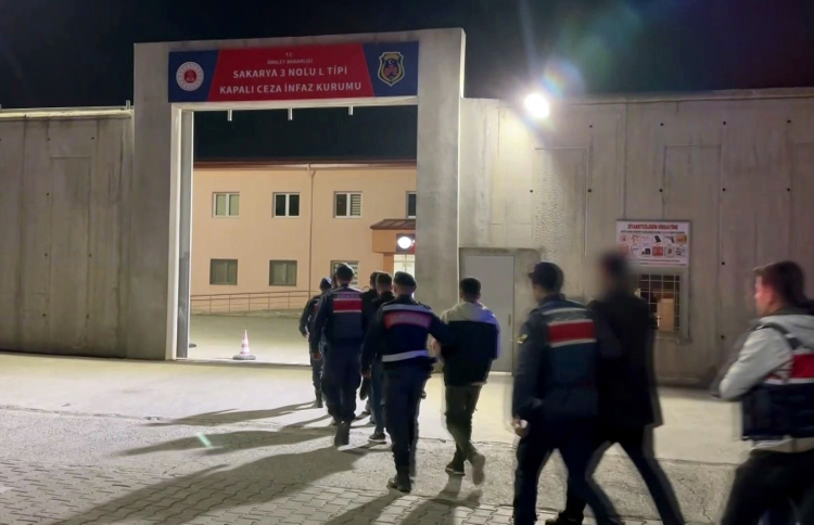 Sosyal medya üzerinden 500 milyon tl’lik dolandırıcılık vurgun yapan 22 kişilik çete çökertildi 4