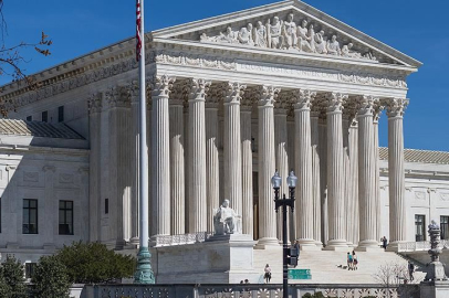 ABD'de Yüksek Mahkeme "Yabancı Düşmanlar Yasası" kapsamında sınır dışı işlemlerinin önünü açtı