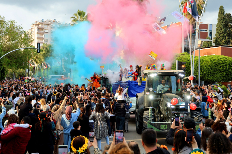 Adana Portakal Çiçeği Karnavalı Bir nefes bahar, bir dünya çocuk! 2