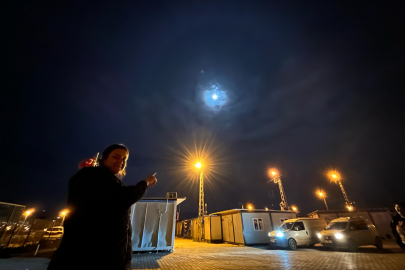 Hatay semalarında büyüleyen doğa olayı: Ay halesi görenleri mest etti