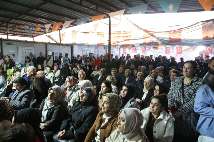 AK Parti Genel Başkan Yardımcısı Demir, partisinin Hatay İl Başkanlığında konuştu Partiyi aynı kirlenmiş suya sokup çıkardılar 3