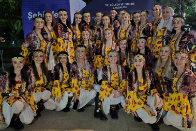 Karnavalda halk oyunları öğretmenler coşkusu