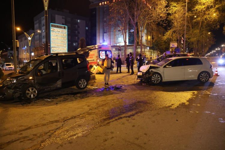 Nevşehir'de kaza yapan alkollü sürücüden ilginç savunma Ağzımıza iki damla bir şey koyduk, üfledin mi çıkacak 3