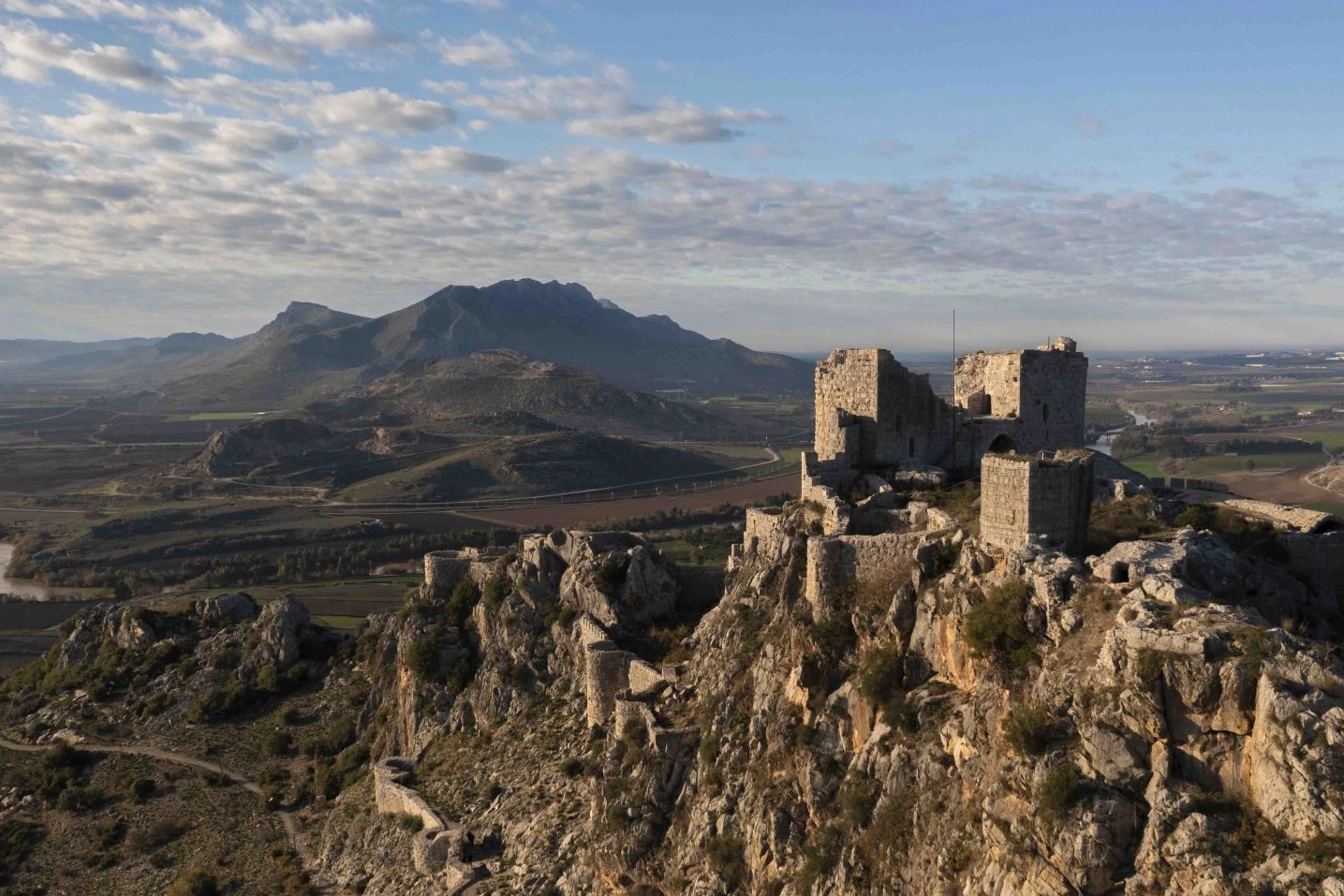 Efsanelerle örülü bir kale: Yılan Kale’de Şahmeran izinde gizemli bir yolculuk