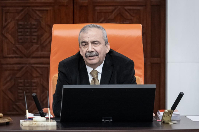 Sırrı Süreyya Önder 8 saatlik kalp ameliyatı geçirdi: Kritik ameliyat sonrası sağlık durumu ciddiyetini koruyor!