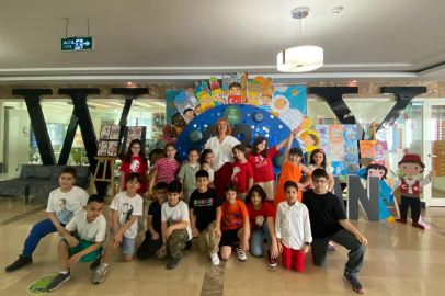 Adana Doğa Koleji 2/B sınıfı, 23 Nisan'ı anlamlı bir kutlama ile taçlandırdı