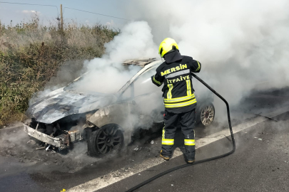 Mersin'de otoyolda seyir halindeki otomobil alev alev yandı