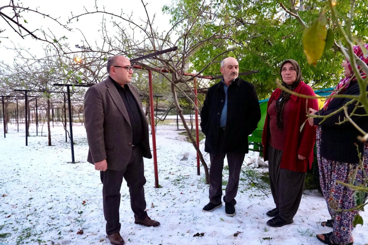 Mersin Erdemli'de dolu ve yağış felaketi Dev kaya yola düştü, tarım arazileri zarar gördü 2