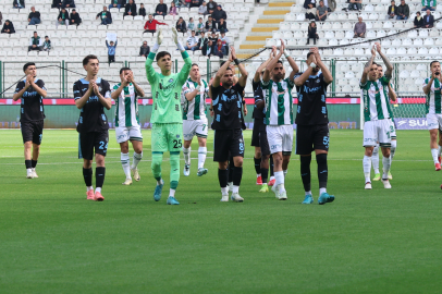 Trendyol Süper Lig: Konyaspor 0 - Adana Demirspor 1 (İlk Yarı)