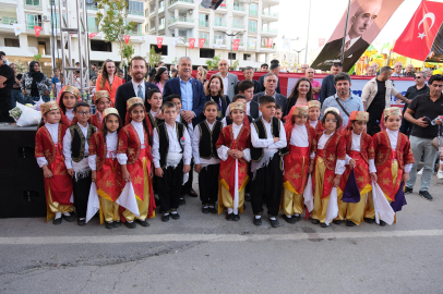 Ceyhan İsmet İnönü Kent Meydanı coşkuyla hizmete açıldı